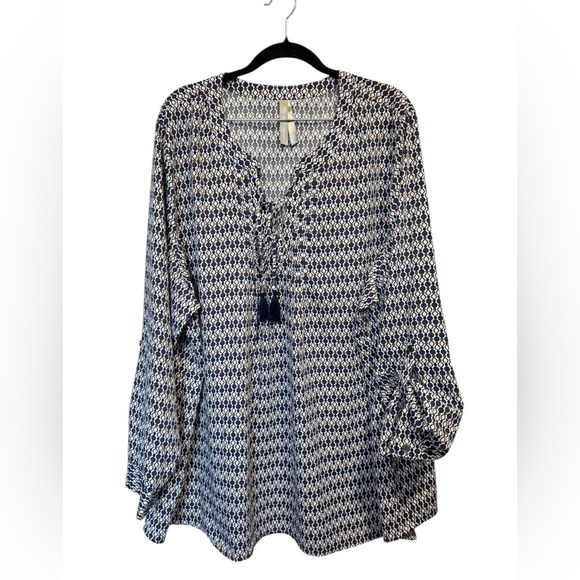 Pennington's Long Sleeve Blouse - Picture 2 of 9